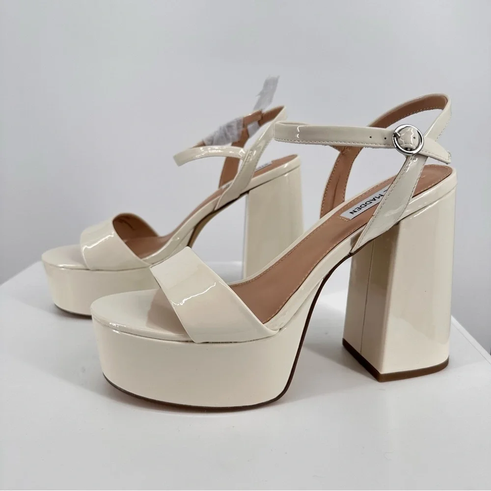 Steve Madden Jolie Buckle Patent Platform Sandals in Bone size 10